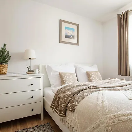 W Gorach - Przy Potoku 木屋 扎科帕内